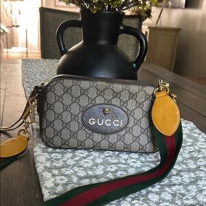 Gucci Beige Crossbody Bag with Gold and Green-Red Strap